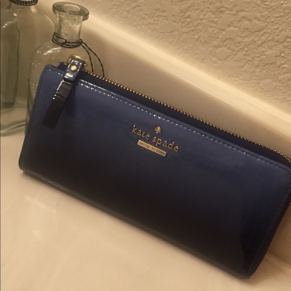 kate spade Handbags - Kate Spade Cedar Street Wallet